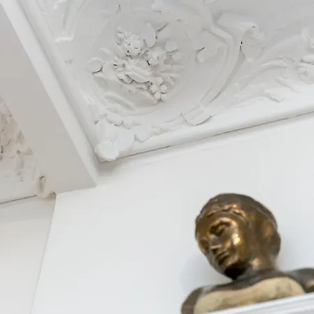 La Du Senateur Daire Paris