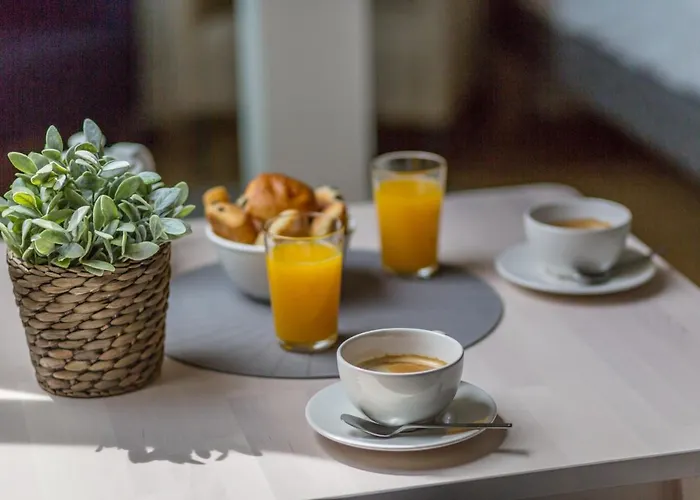 La Du Senateur * باريس